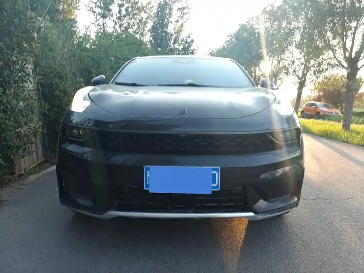 LYNK&CO 05