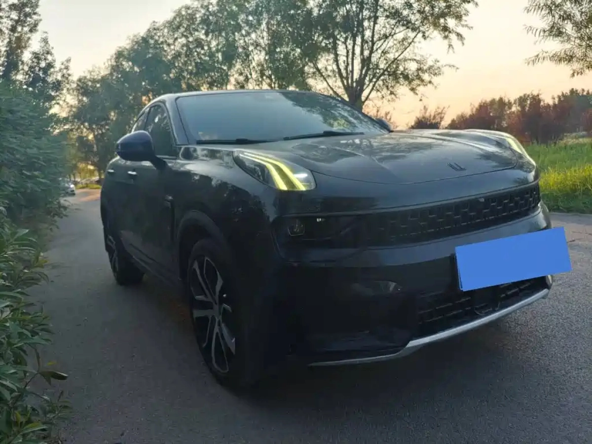 LYNK&CO 05