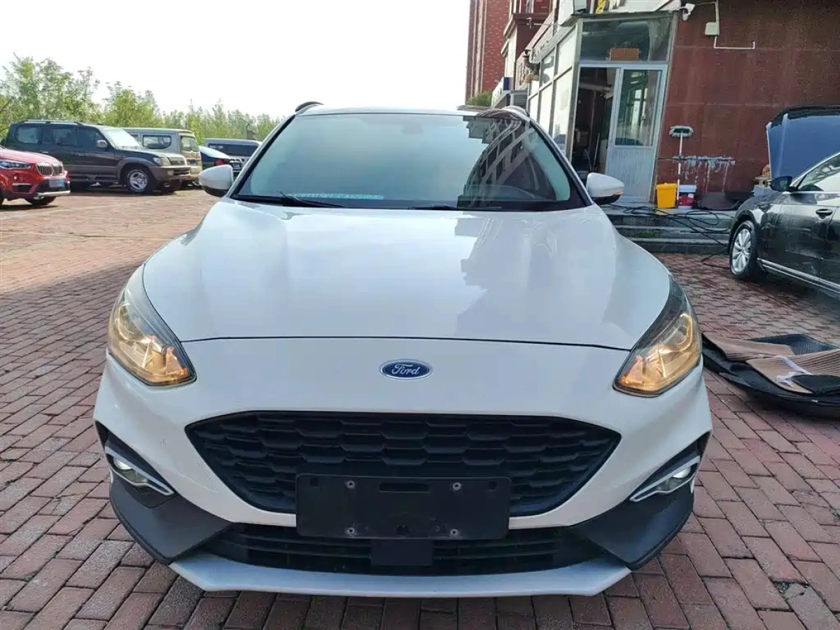 FORD FOCUS ACTIVE
