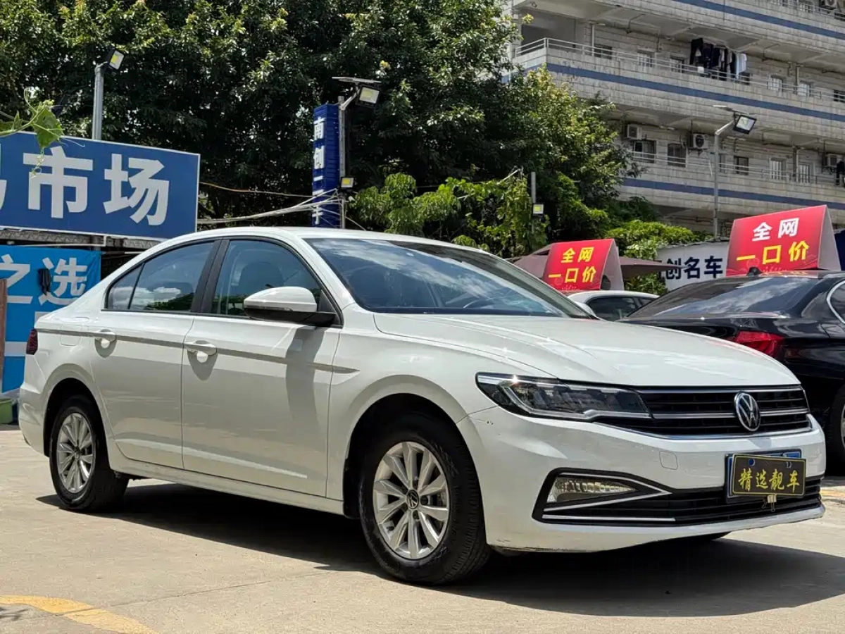 VOLKSWAGEN BORA