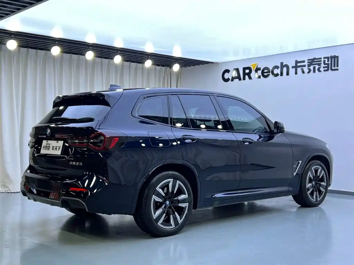 BMW IX3