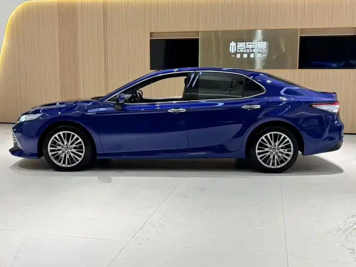 TOYOTA CAMRY
