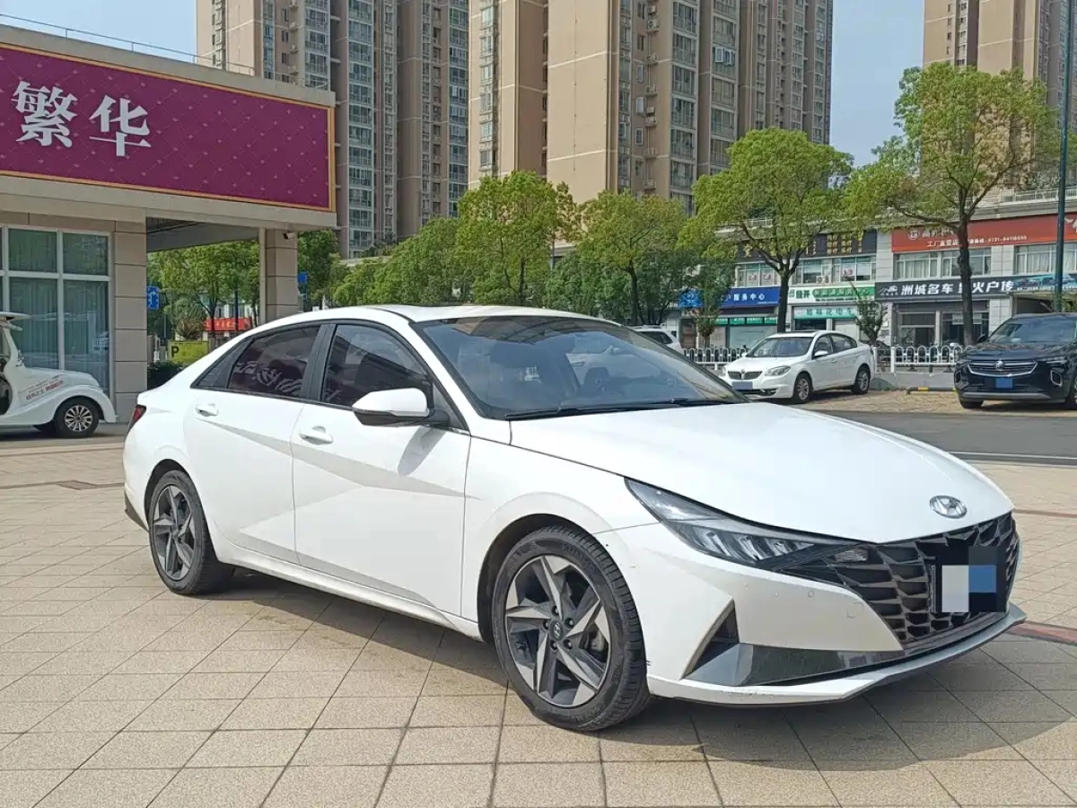 HYUNDAI ELANTRA