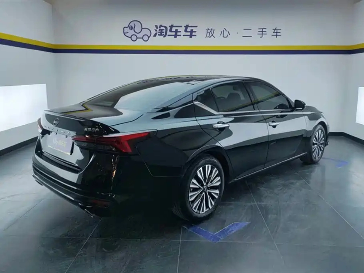 NISSAN TEANA
