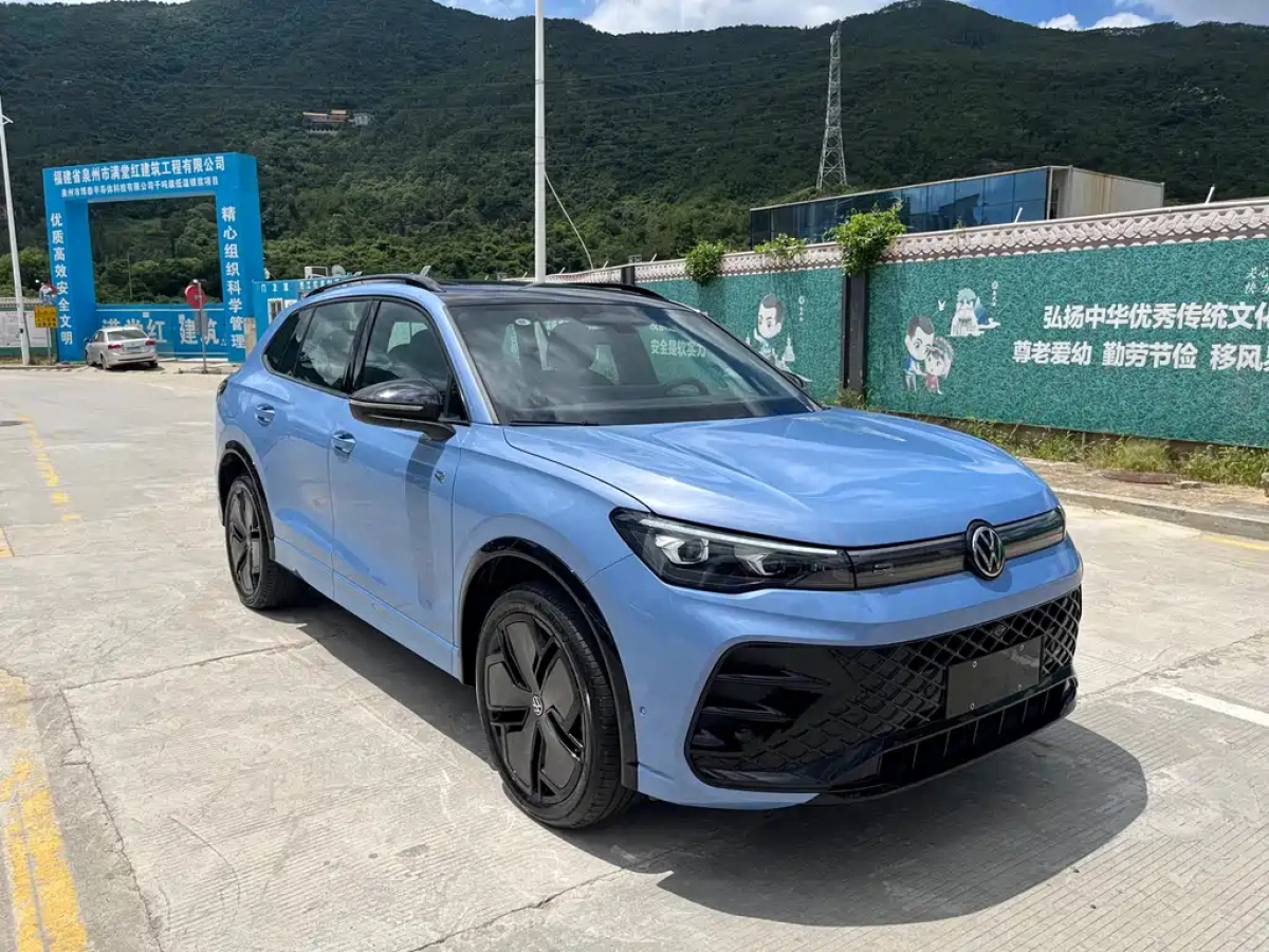 VOLKSWAGEN TIGUAN L
