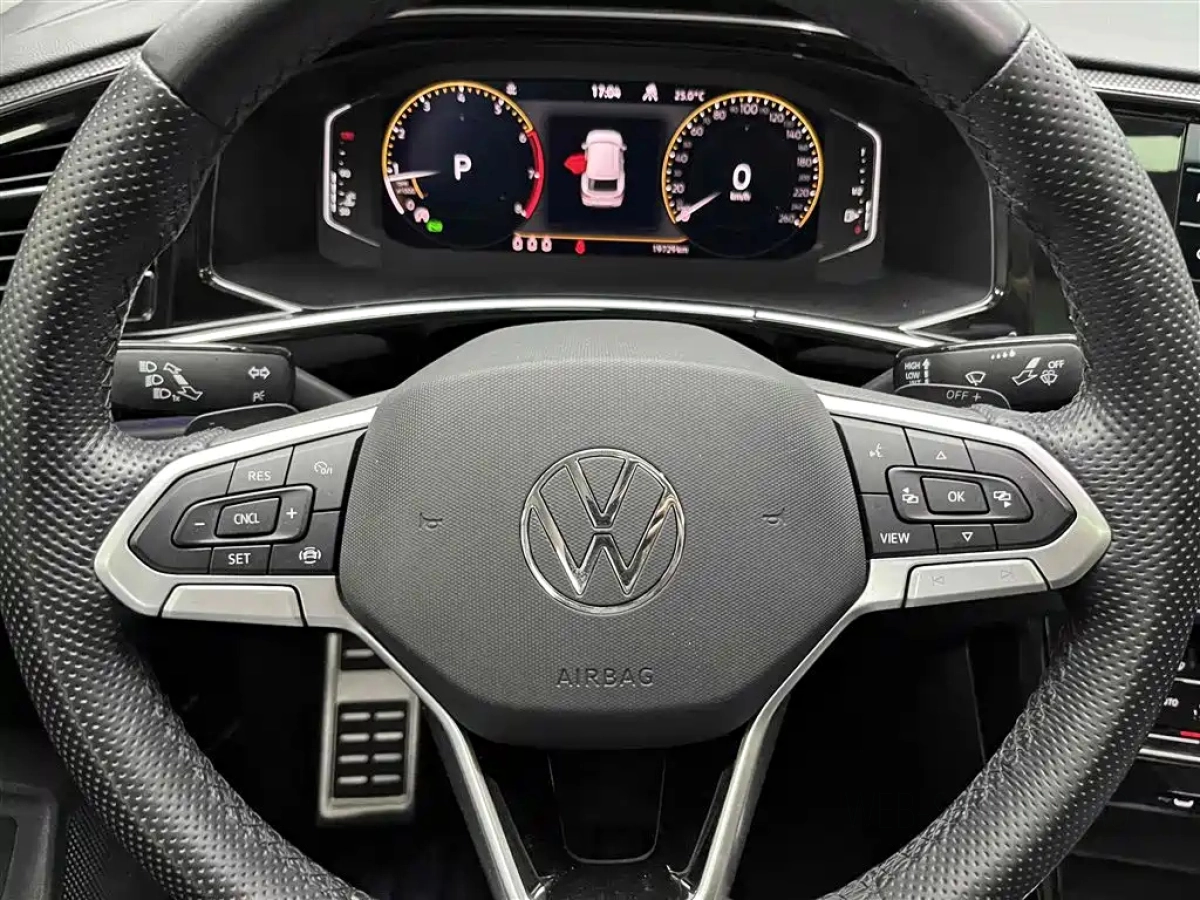 VOLKSWAGEN TAYRON X