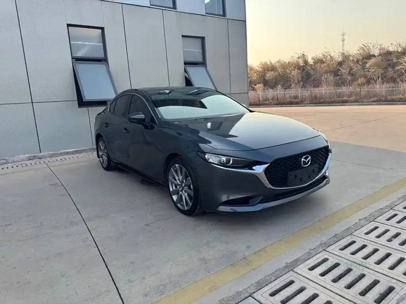 MAZDA 3 AXELA