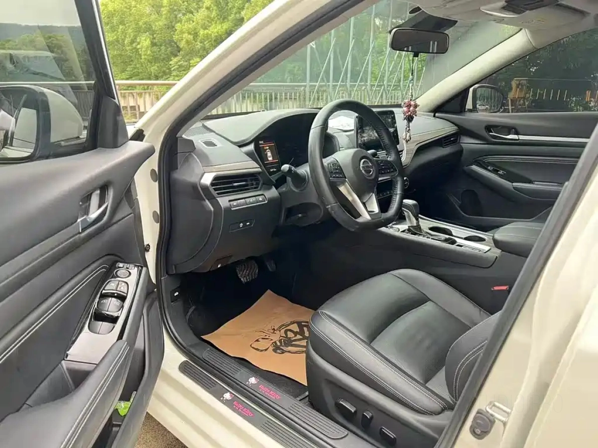 NISSAN TEANA