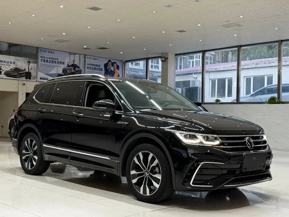 VOLKSWAGEN TIGUAN L