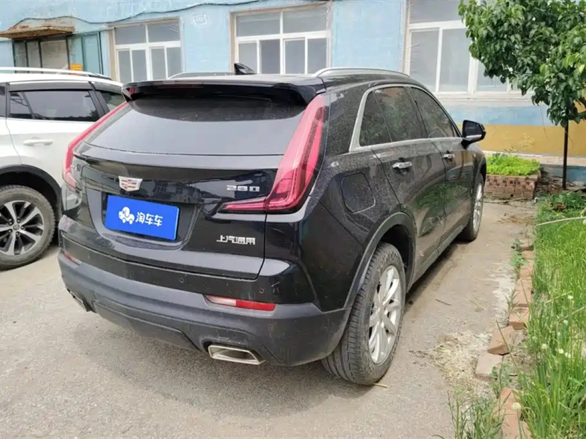CADILLAC XT4