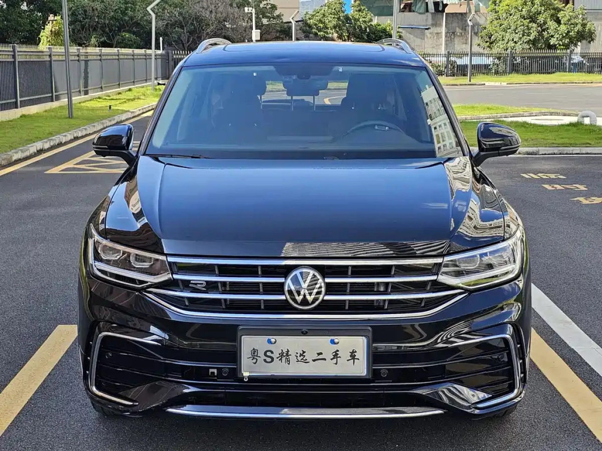 VOLKSWAGEN TIGUAN L