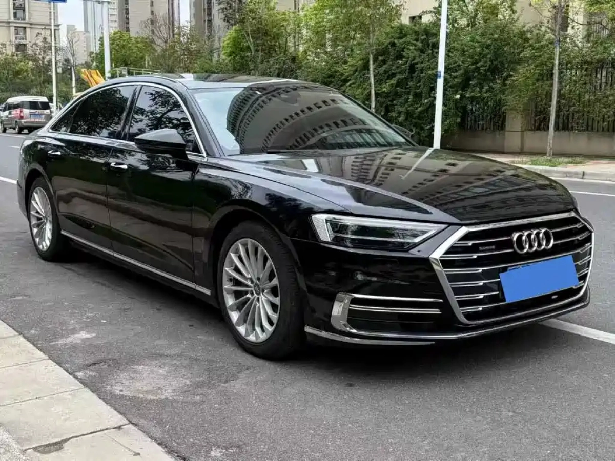 AUDI A8