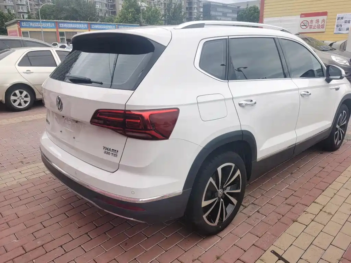 VOLKSWAGEN THARU