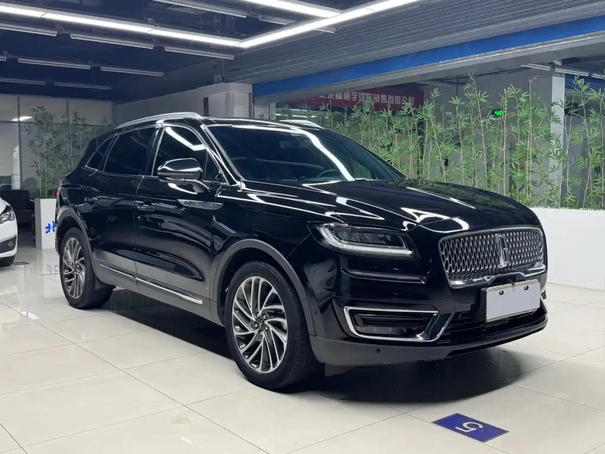 LINCOLN NAVIGATOR IMPORT