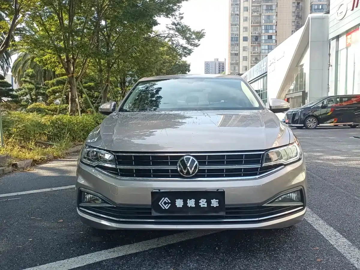 VOLKSWAGEN BORA