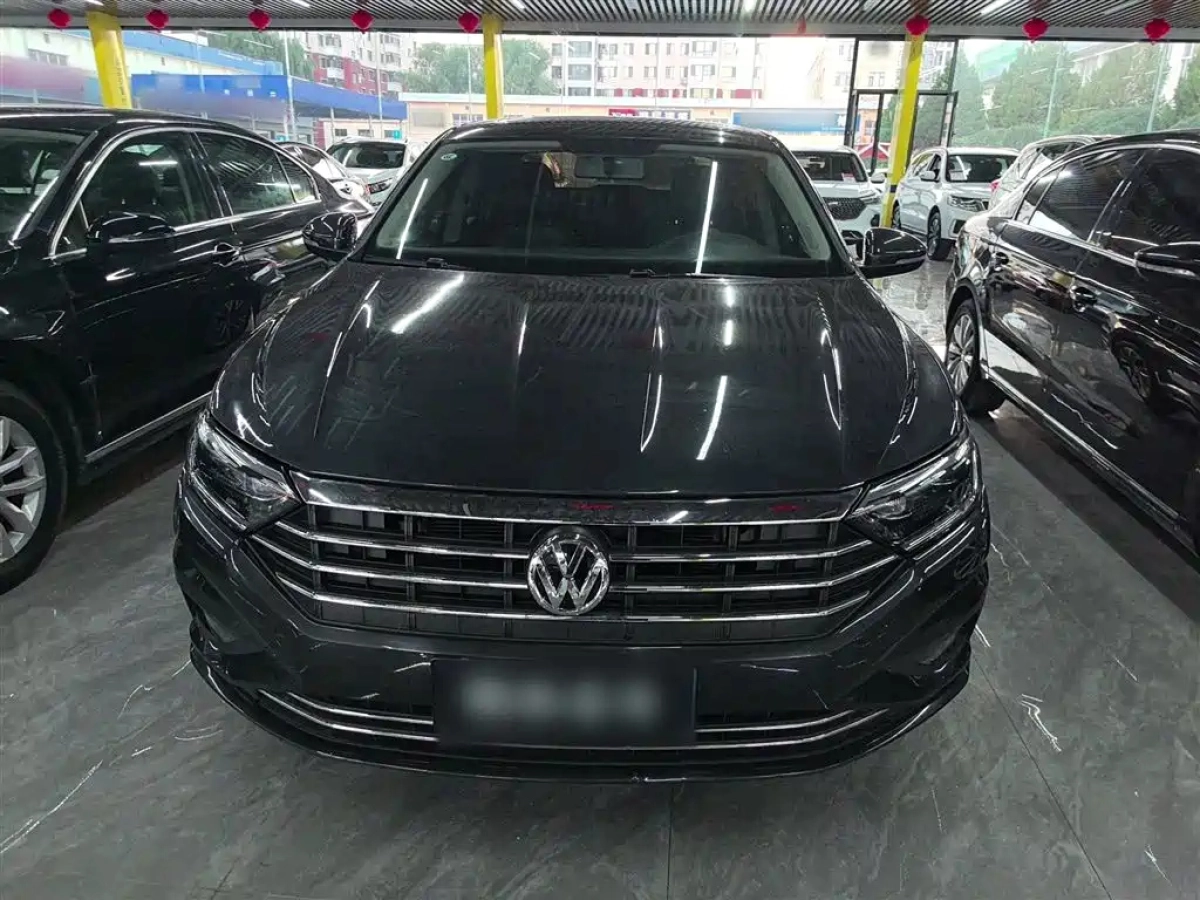VOLKSWAGEN SAGITAR