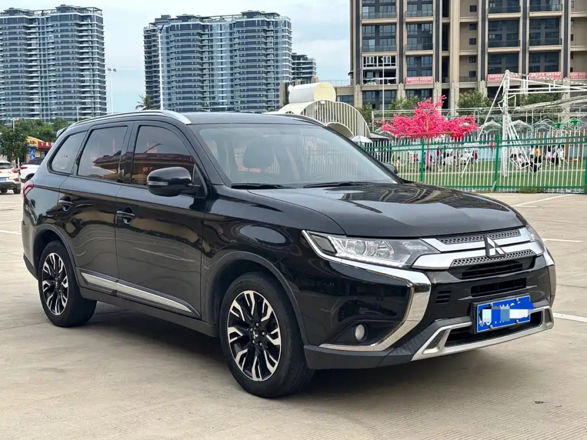 MITSUBISHI OUTLANDER