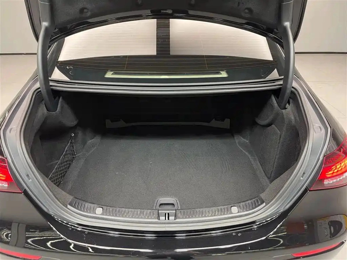 MERCEDES BENZ E-CLASS