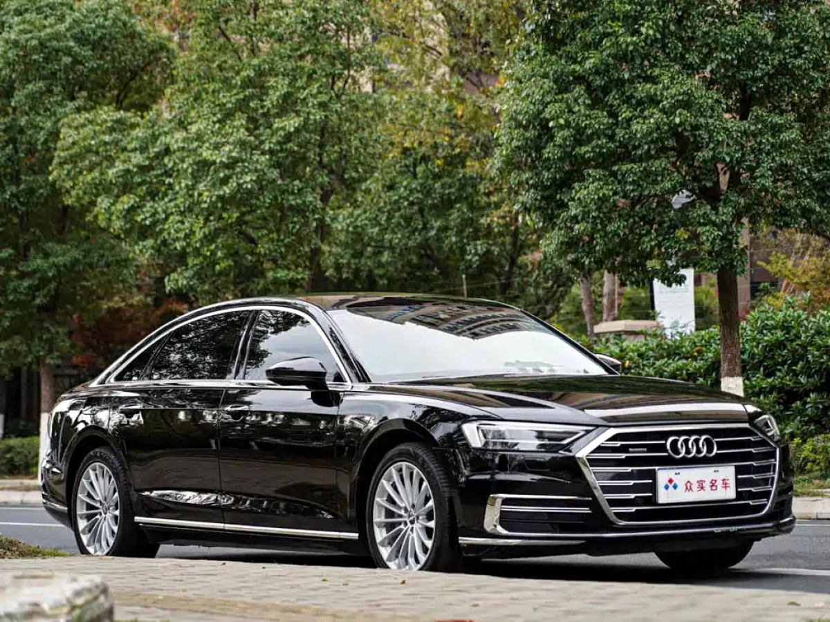 AUDI A8