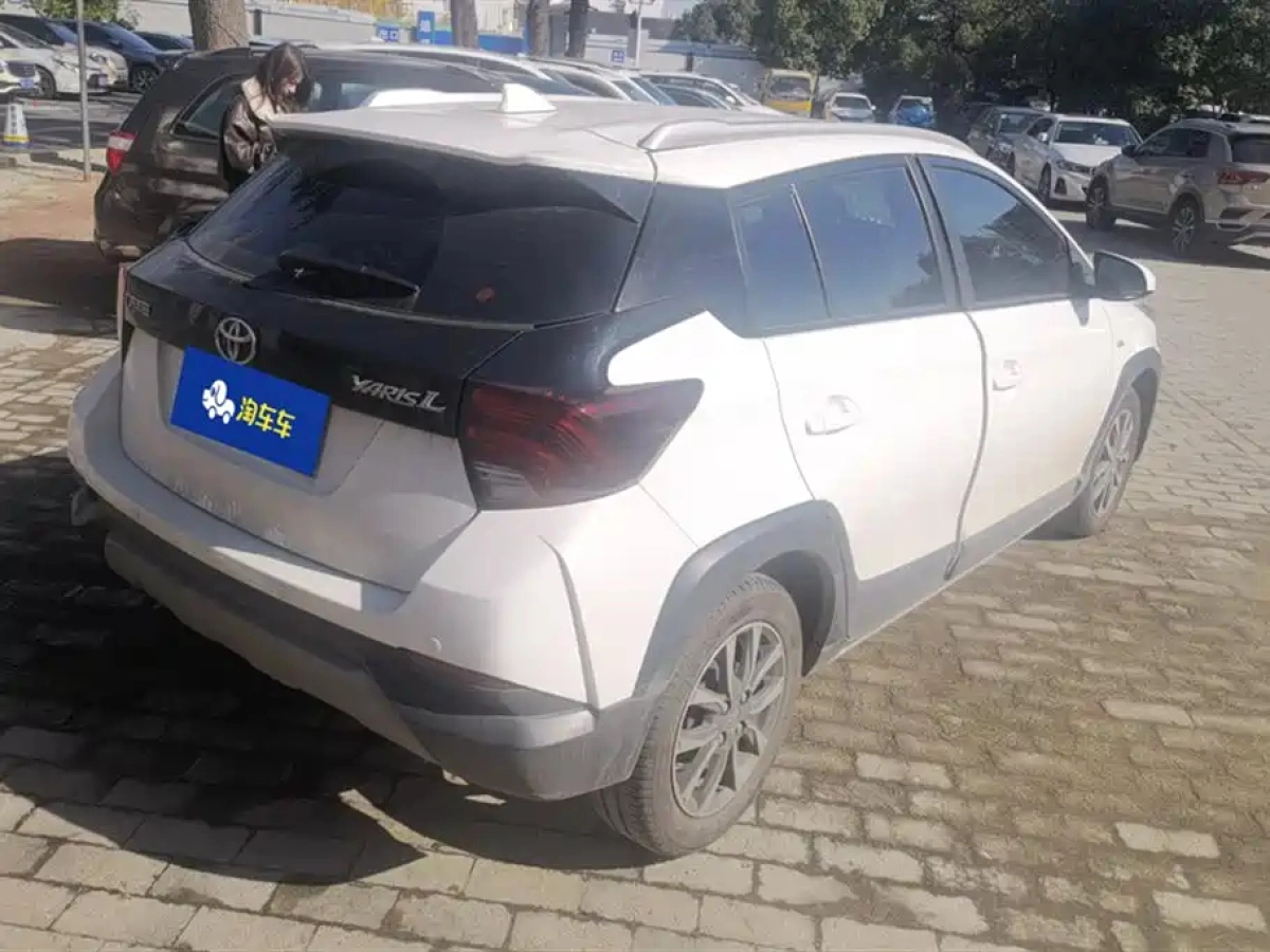 TOYOTA YARIS L DAZZLING