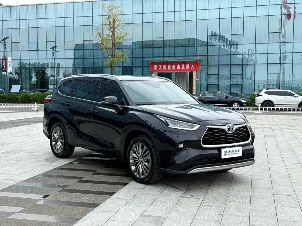 TOYOTA HIGHLANDER