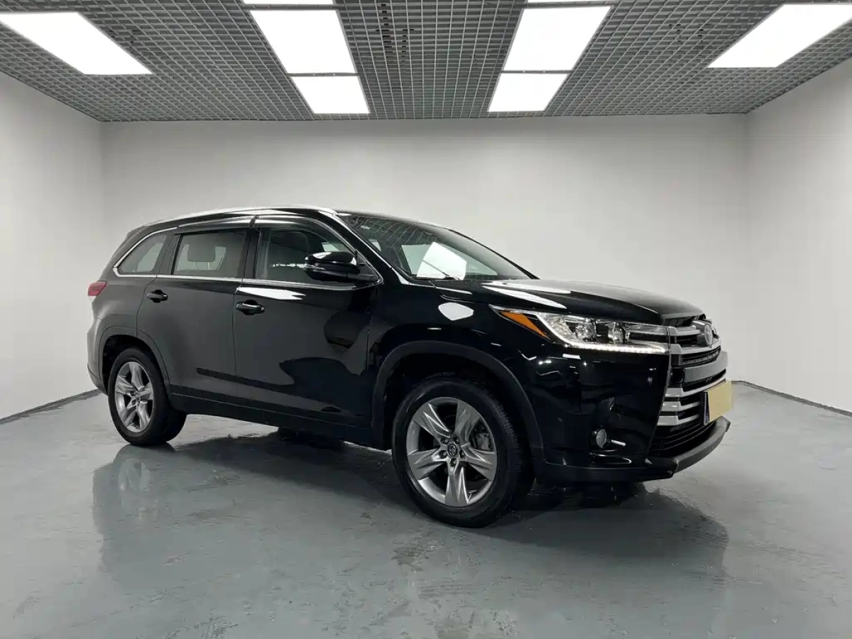 TOYOTA HIGHLANDER