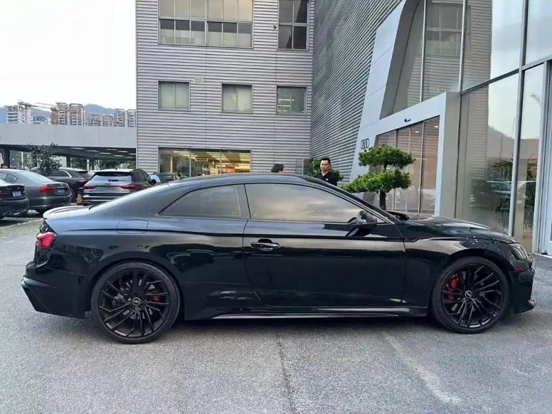 AUDI RS 5
