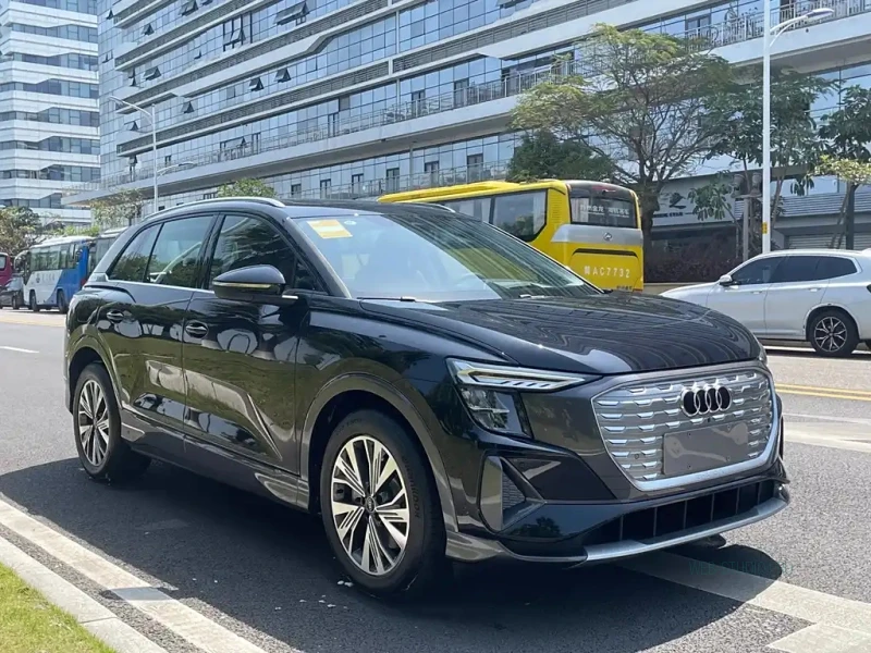 AUDI Q5 E-TRON