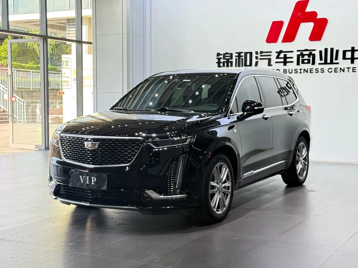 CADILLAC XT6
