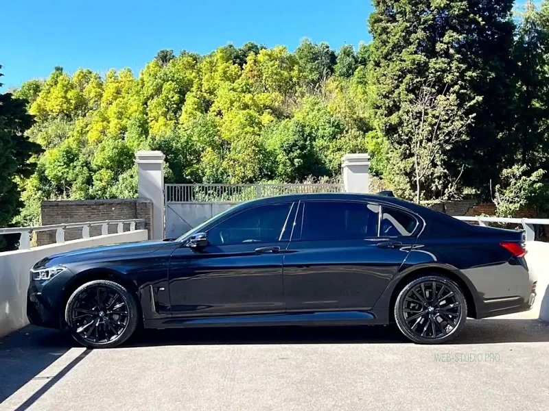 BMW 7-SERIES