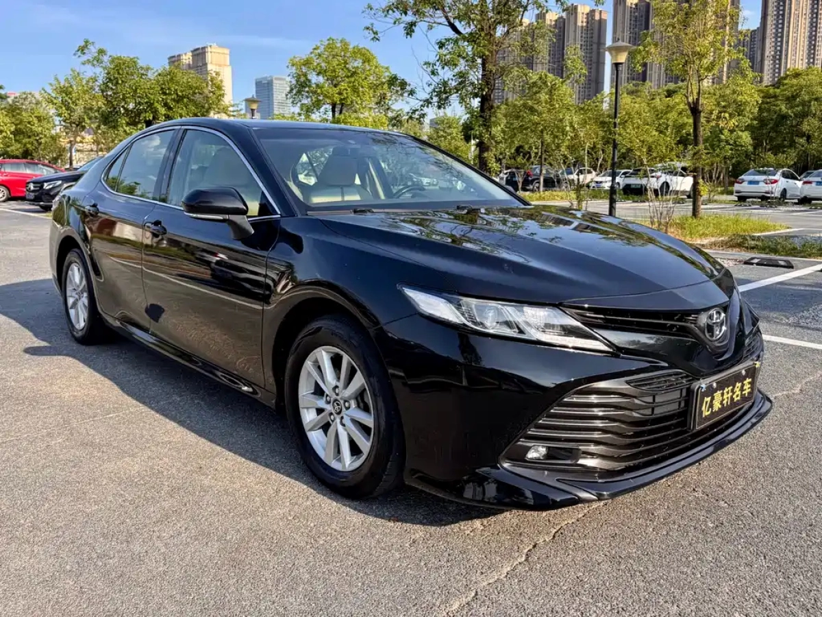 TOYOTA CAMRY