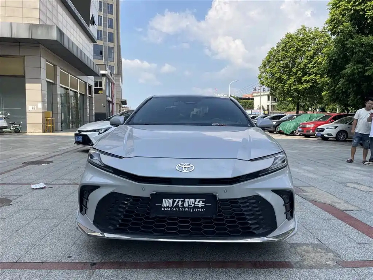 TOYOTA CAMRY  2024
