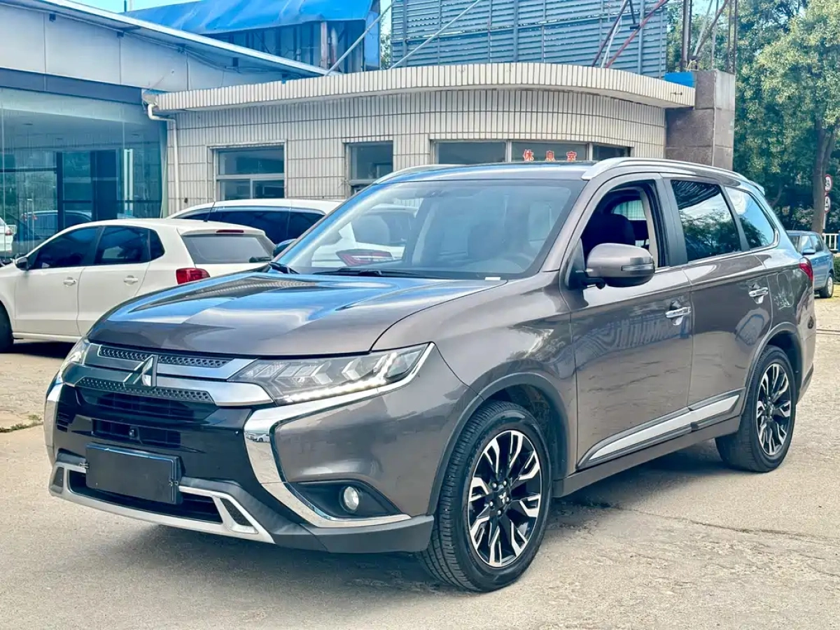 MITSUBISHI OUTLANDER  2021