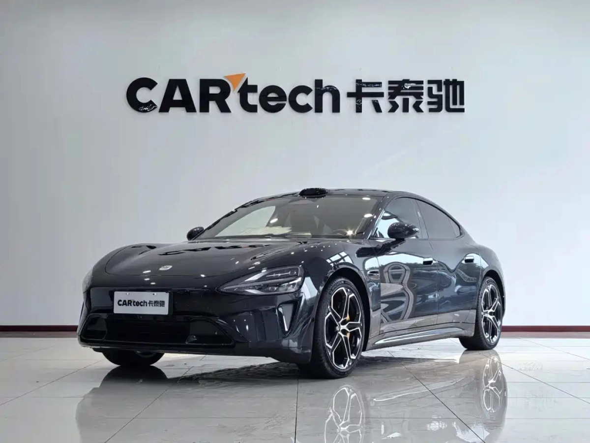 XIAOMI AUTO SU7  2024
