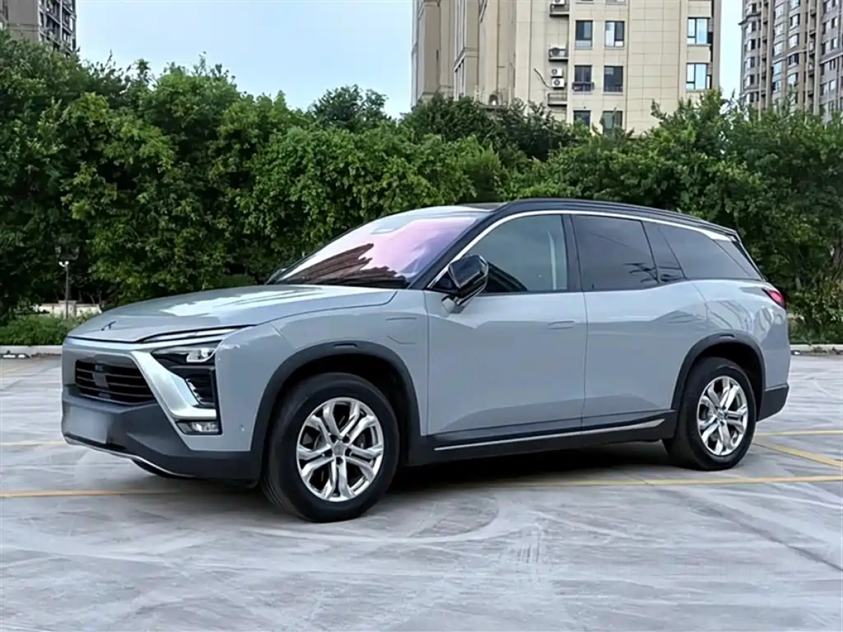 NIO ES8  2018