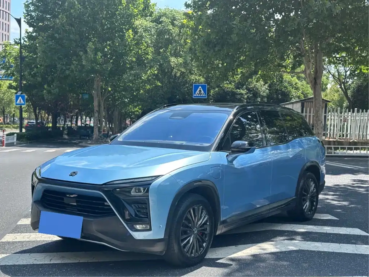 NIO ES8  2018