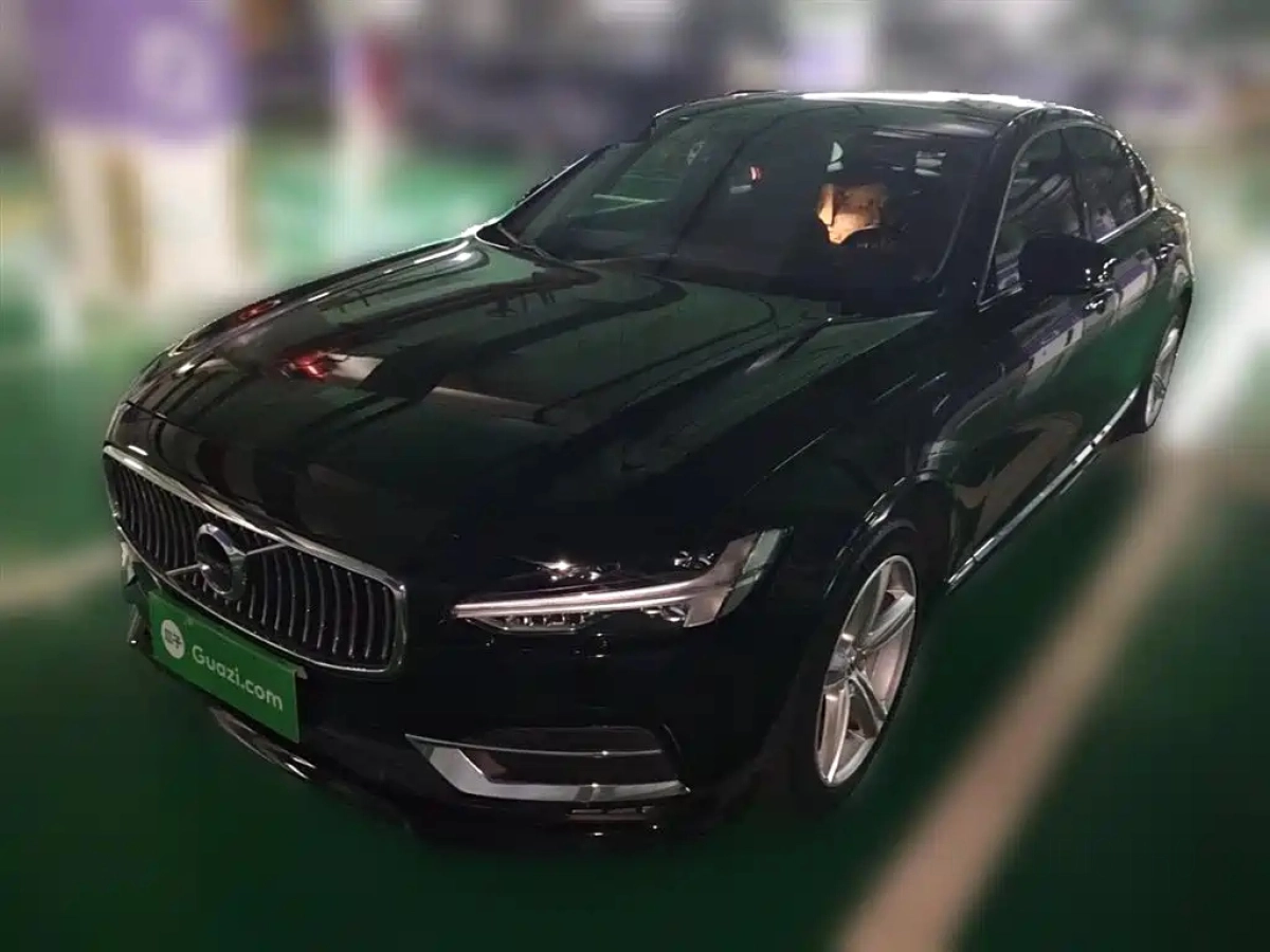 VOLVO S90  2019