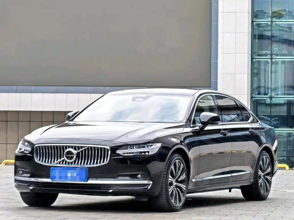 VOLVO S90  2025