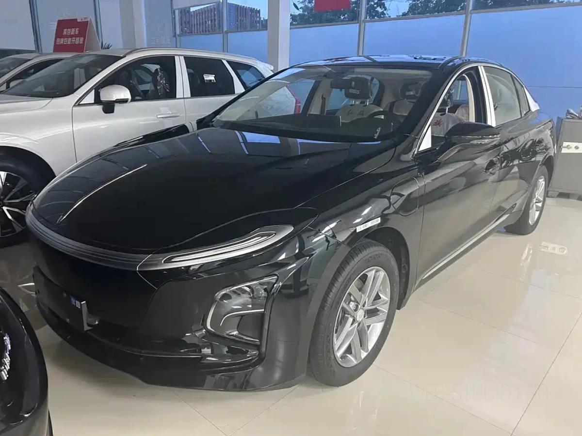 HONGQI E-QM5  2025