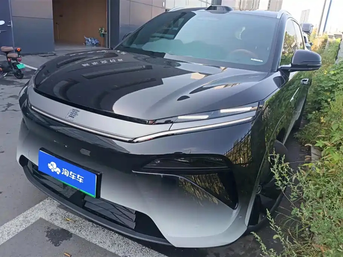 BYD TANG L