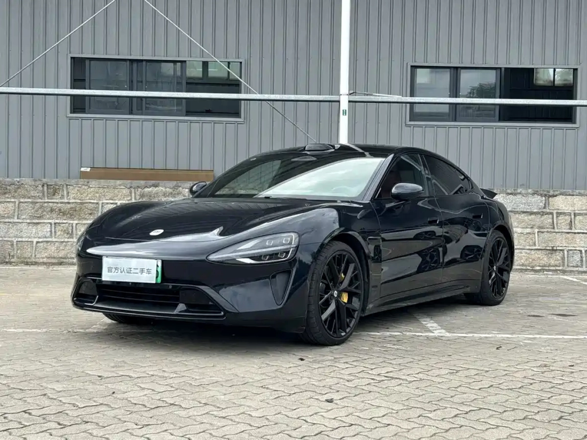 XIAOMI AUTO SU7  2024