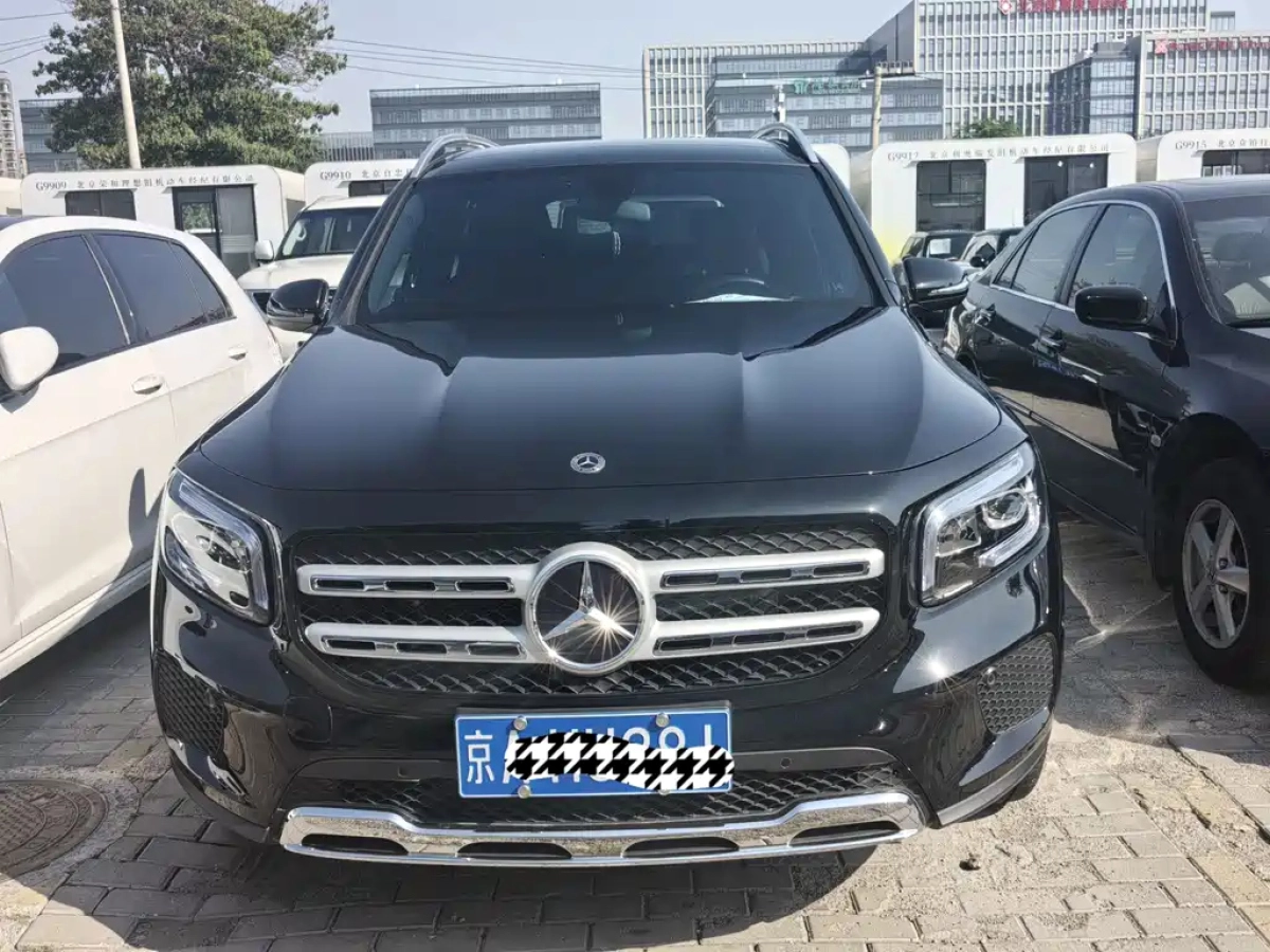 MERCEDES BENZ GLB  2023