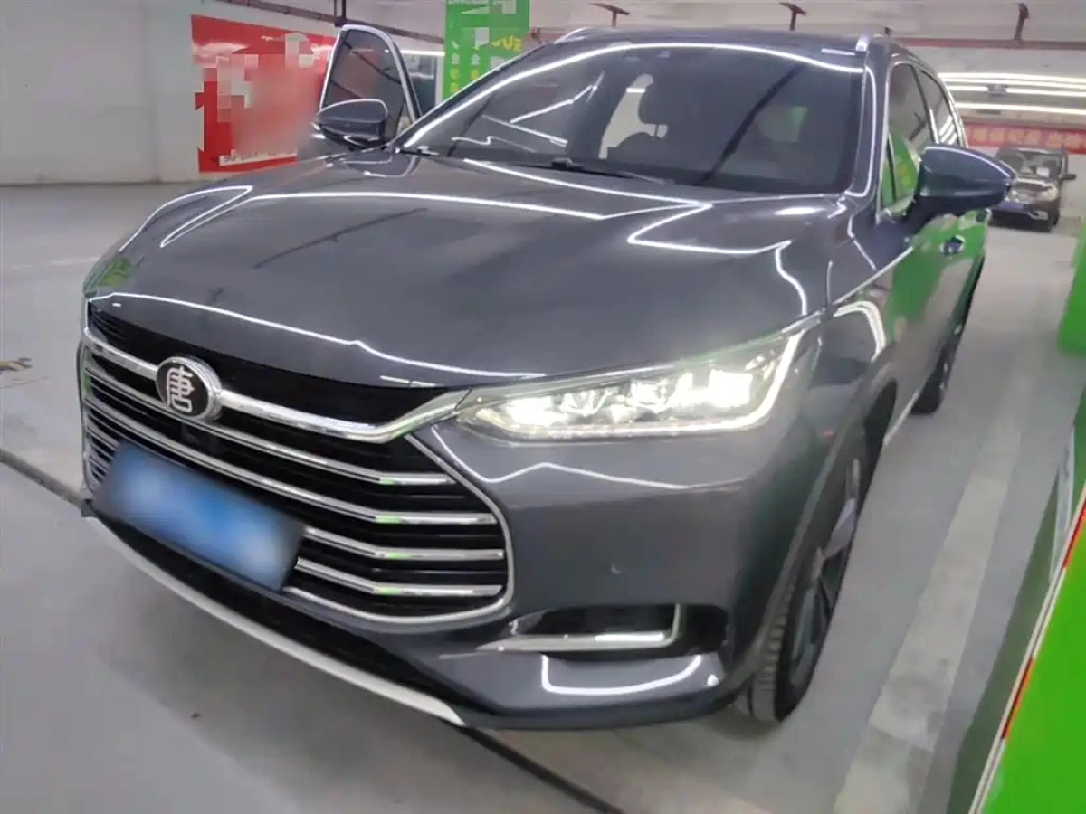 BYD TANG  2021