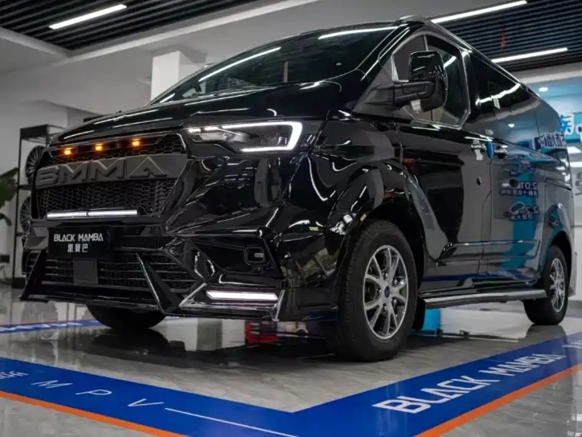 FORD TOUREO  2024