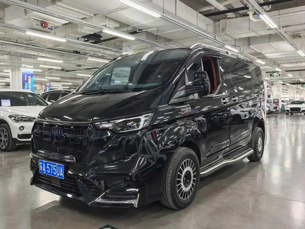 FORD TOUREO  2024