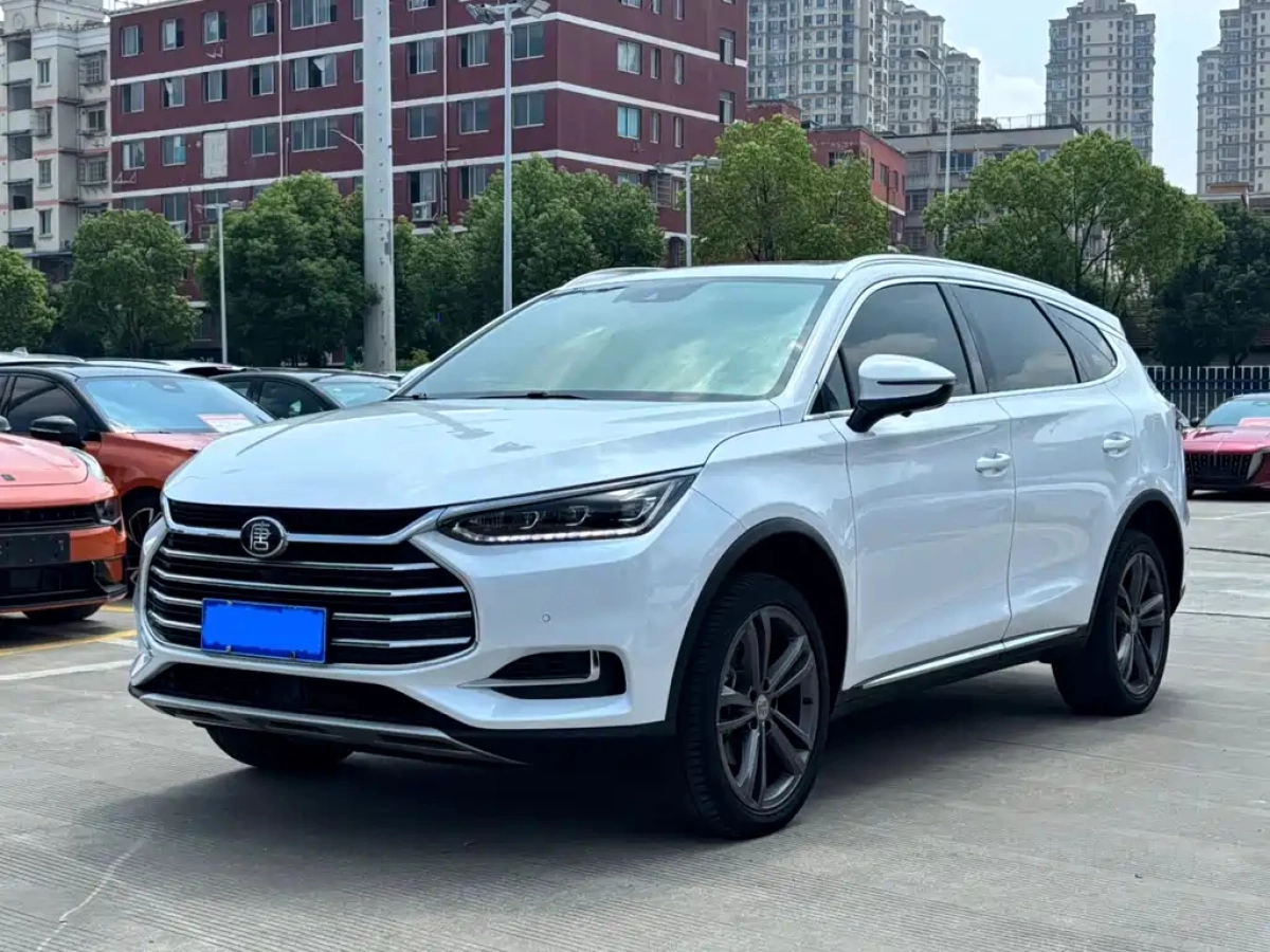 BYD TANG  2021