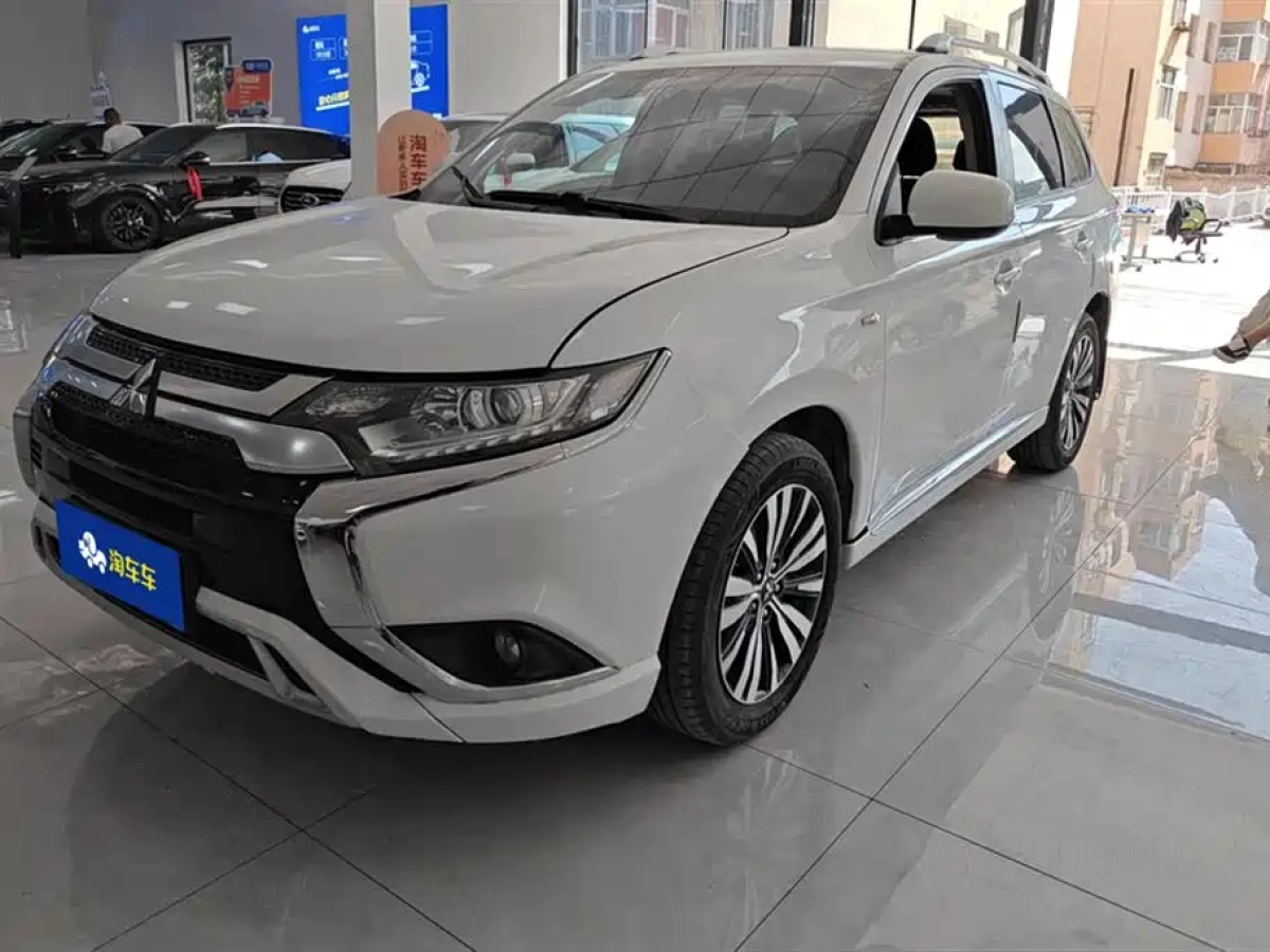 MITSUBISHI OUTLANDER  2020