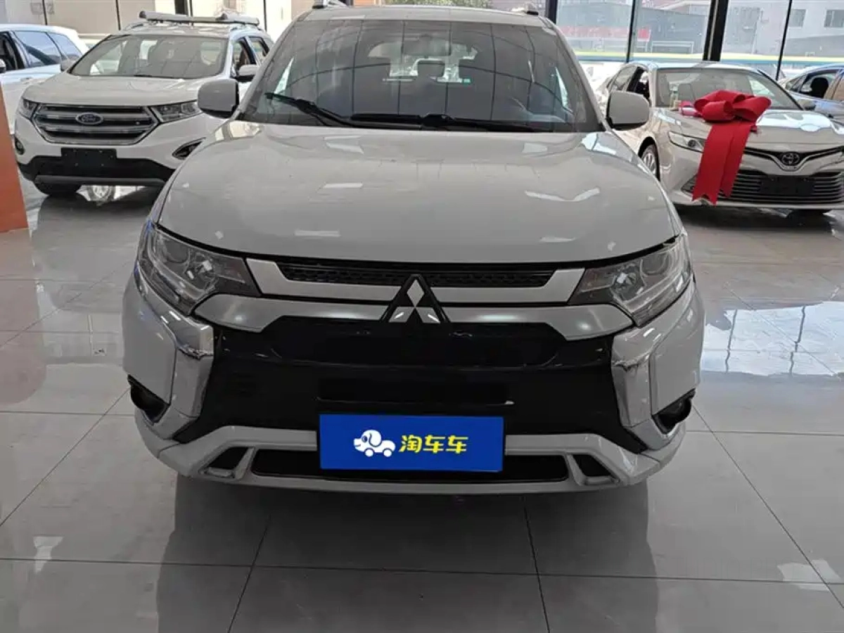 MITSUBISHI OUTLANDER