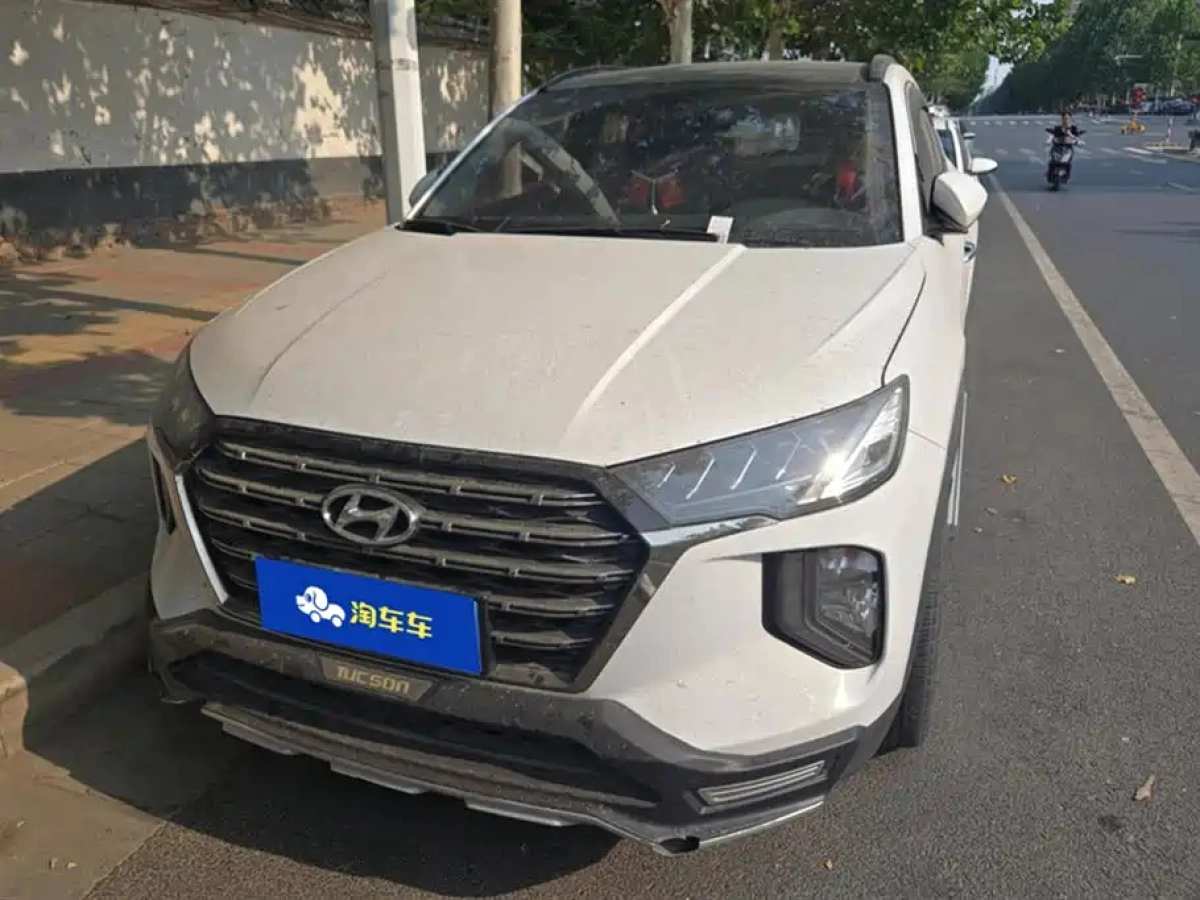 HYUNDAI TUCSON