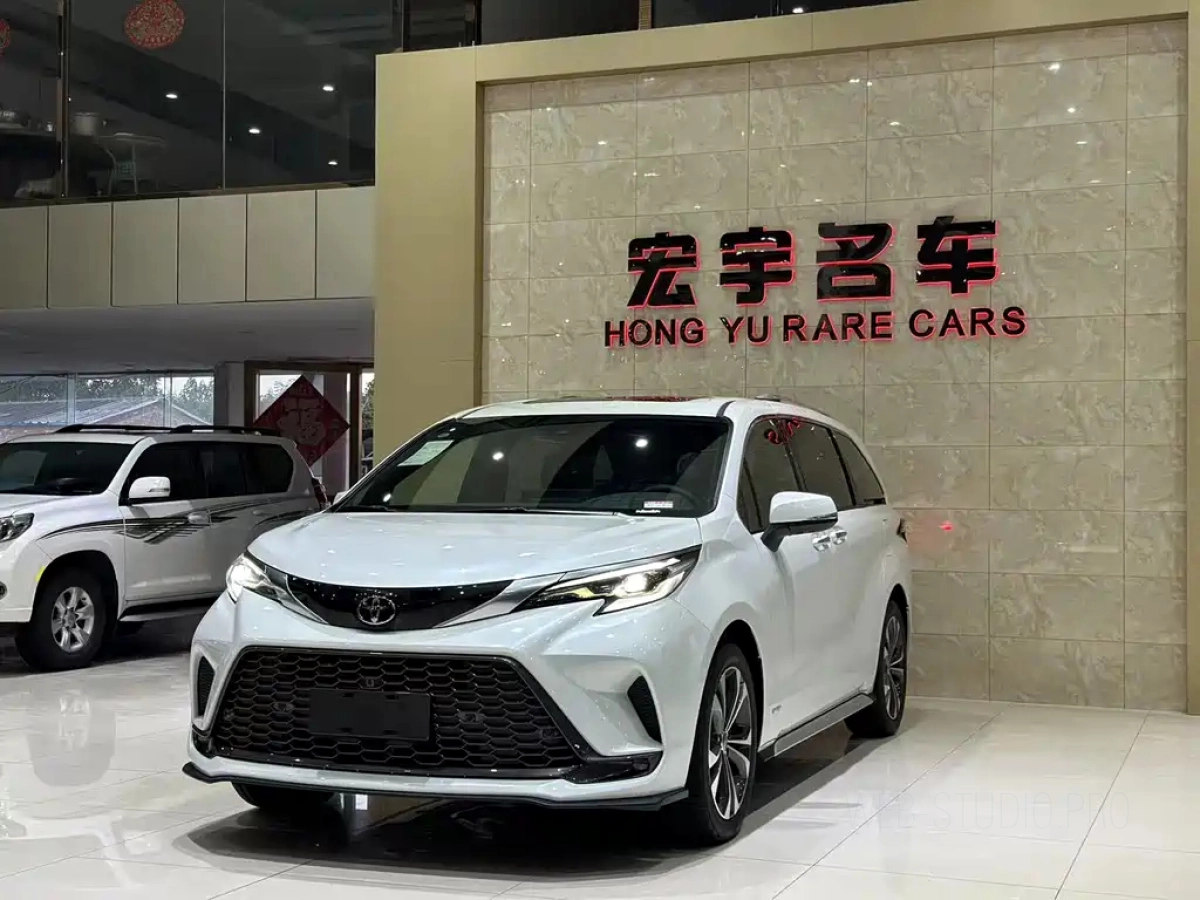 TOYOTA GRANVIA  2024
